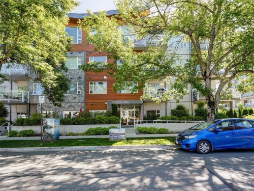 206-9861 Third St, Sidney, BC - Outdoor
