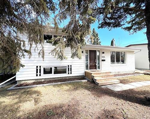 765 Elmhurst RD  Winnipeg, MB R3R 0V3