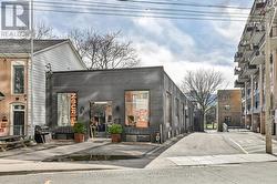 201 NIAGARA STREET Toronto, ON M5V 1C9