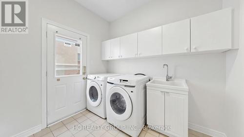 23 Brookeview Drive, Aurora, ON - Indoor Photo Showing Laundry Room