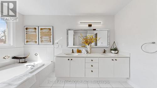 23 Brookeview Drive, Aurora, ON - Indoor Photo Showing Bathroom