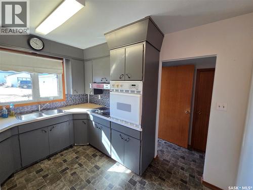 30 Main Street, Manor, SK - Indoor Photo Showing Kitchen With Double Sink