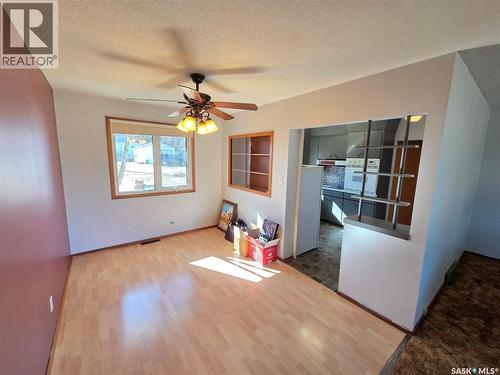 30 Main Street, Manor, SK - Indoor Photo Showing Other Room