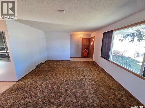 30 Main Street, Manor, SK - Indoor Photo Showing Other Room