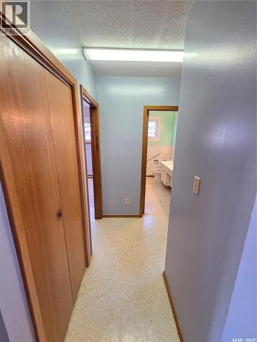 30 Main Street, Manor, SK - Indoor Photo Showing Other Room