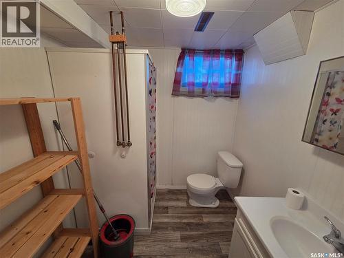 30 Main Street, Manor, SK - Indoor Photo Showing Bathroom