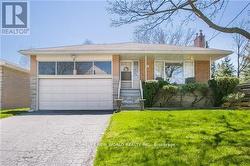 23 MILLGATE CRESCENT Toronto, ON M5K 1L5