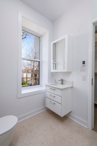 Bathroom - 473 Av. Strathcona, Westmount, QC - Indoor Photo Showing Bathroom