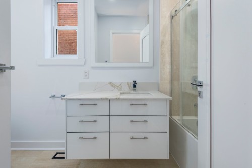 Bathroom - 473 Av. Strathcona, Westmount, QC - Indoor Photo Showing Bathroom
