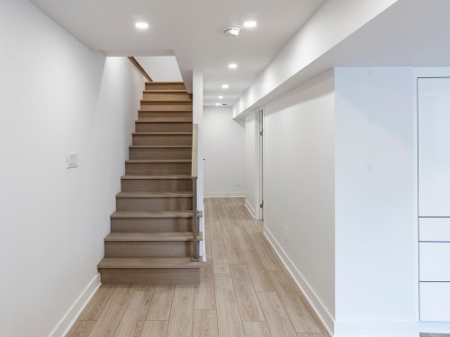 Staircase - 473 Av. Strathcona, Westmount, QC - Indoor Photo Showing Other Room