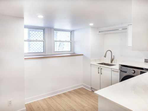 Laundry - 473 Av. Strathcona, Westmount, QC - Indoor