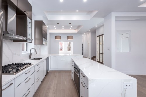 Kitchen - 473 Av. Strathcona, Westmount, QC - Indoor Photo Showing Kitchen With Double Sink With Upgraded Kitchen