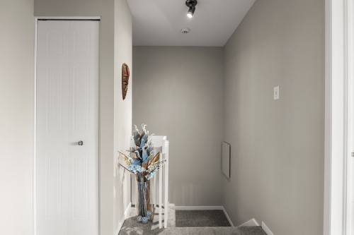 Escalier - 458 Boul. Perrot, L'Île-Perrot, QC - Indoor Photo Showing Other Room