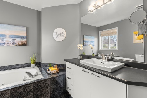 Salle de bains - 458 Boul. Perrot, L'Île-Perrot, QC - Indoor Photo Showing Bathroom