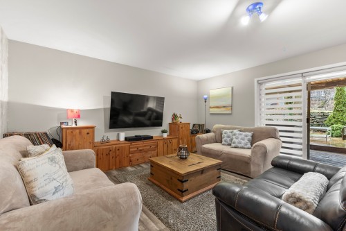 Salle familiale - 458 Boul. Perrot, L'Île-Perrot, QC - Indoor Photo Showing Living Room