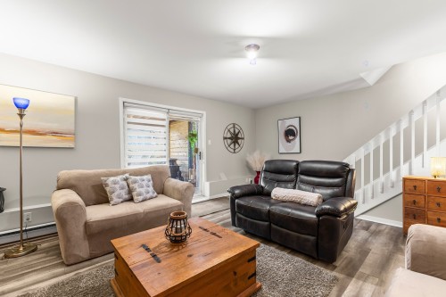 Salle familiale - 458 Boul. Perrot, L'Île-Perrot, QC - Indoor Photo Showing Living Room
