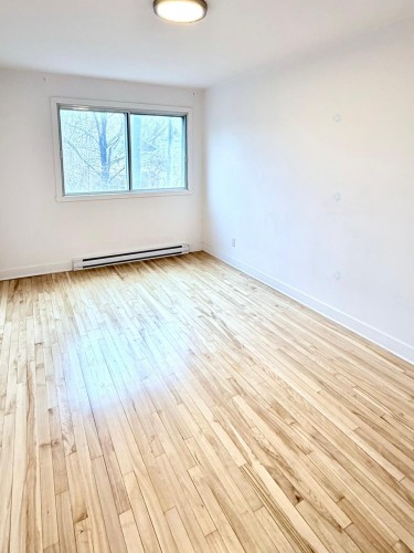 Bedroom - 16-350 Boul. Cartier O., Laval (Laval-Des-Rapides), QC - Indoor Photo Showing Other Room
