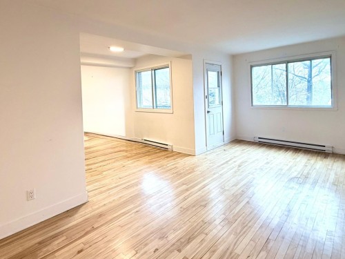 Living Room - 16-350 Boul. Cartier O., Laval (Laval-Des-Rapides), QC - Indoor Photo Showing Other Room