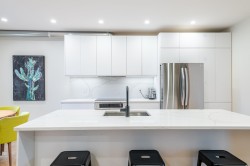 5755  - 5757 Av. Bourbonnière Montréal (Rosemont/La Petite-Patrie), QC H1X 2N5