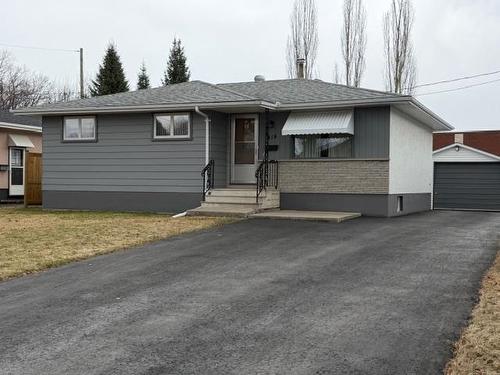 414 Sycamore PL  Thunder Bay, ON P7C 1W9
