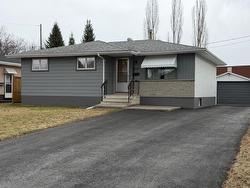 414 Sycamore PL Thunder Bay, ON P7C 1W9