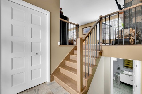 Penderie (Walk-in) - 154 Ch. Du Roi, Saint-Hippolyte, QC - Indoor Photo Showing Other Room