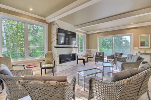 Living Room - 1040 Av. Du Parc, Sherbrooke (Brompton/Rock Forest/Saint-Élie/Deauville), QC - Indoor Photo Showing Living Room With Fireplace