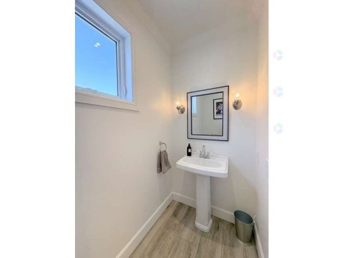 Powder room - 1040 Av. Du Parc, Sherbrooke (Brompton/Rock Forest/Saint-Élie/Deauville), QC - Indoor Photo Showing Bathroom