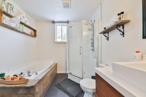 Bathroom - 562 Mtée Papineau N., Saint-Sauveur, QC - Indoor Photo Showing Bathroom