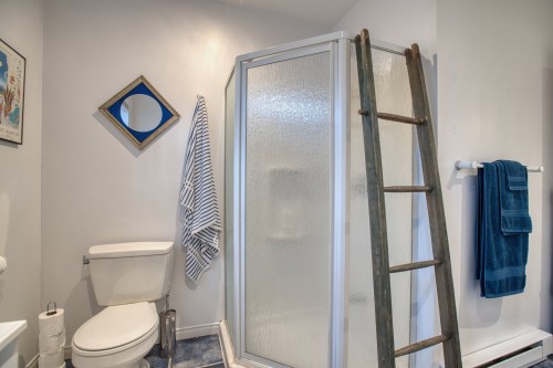 Salle de bains - 39 Rue Tracy, Saint-Hippolyte, QC - Indoor Photo Showing Bathroom