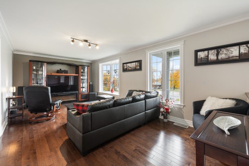 Salon - 2951Z Rue Principale, Dunham, QC - Indoor Photo Showing Living Room