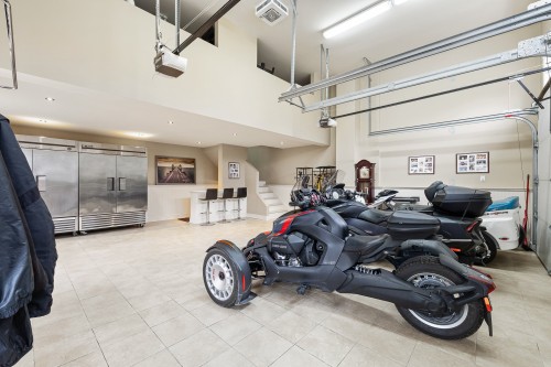 Garage - 2951Z Rue Principale, Dunham, QC - Indoor Photo Showing Garage