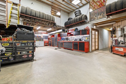 Garage - 2951Z Rue Principale, Dunham, QC - Indoor Photo Showing Basement