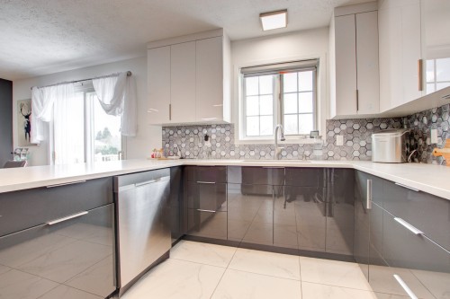 Cuisine - 38 Rue Carmen, Granby, QC - Indoor Photo Showing Kitchen With Upgraded Kitchen