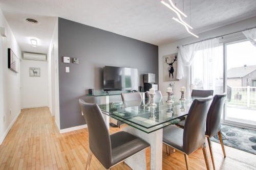 Salle à manger - 38 Rue Carmen, Granby, QC - Indoor Photo Showing Dining Room