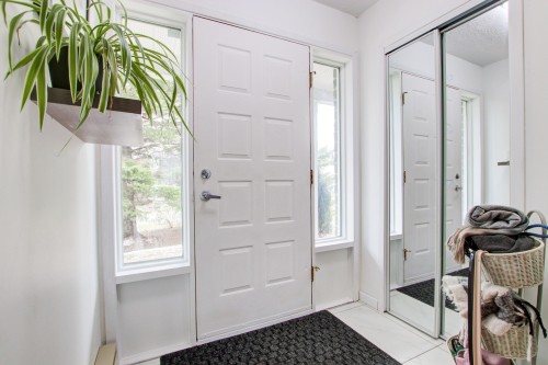 Hall d'entrée/Vestibule - 38 Rue Carmen, Granby, QC - Indoor Photo Showing Other Room