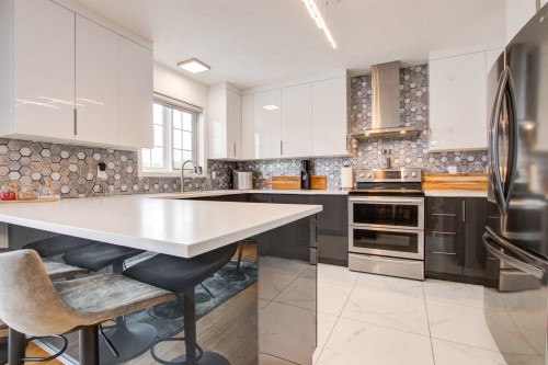 Cuisine - 38 Rue Carmen, Granby, QC - Indoor Photo Showing Kitchen With Upgraded Kitchen