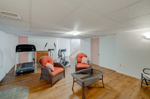 Salle familiale - 304 Rue Hardy, Saint-Basile, QC - Indoor