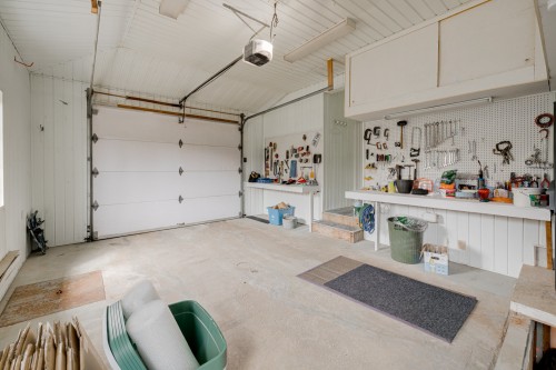 Garage - 304 Rue Hardy, Saint-Basile, QC - Indoor Photo Showing Garage