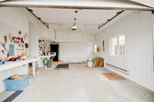 Garage - 304 Rue Hardy, Saint-Basile, QC - Indoor Photo Showing Garage