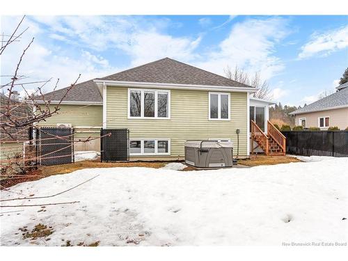 1745 Gowan Brae Dr, Bathurst, NB 