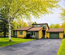 27 Rue du Bicentenaire ST  Caraquet, NB E1W 1A3