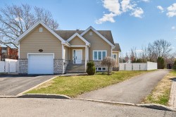 293 Rue Edgar-Hébert  Beauharnois, QC J6N 0A3