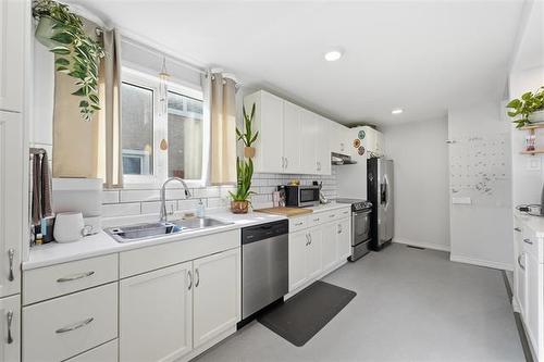 581 Guilbault St, Winnipeg, MB 