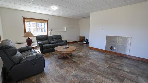 112 Forest Crowne Crescent, Kimberley, BC - Indoor Photo Showing Living Room