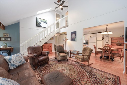 1067 Herd Rd, Duncan, BC 