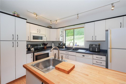 1067 Herd Rd, Duncan, BC 