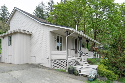 1067 Herd Rd, Duncan, BC 