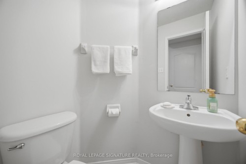588 Rossellini Drive, Mississauga, ON - Indoor Photo Showing Bathroom