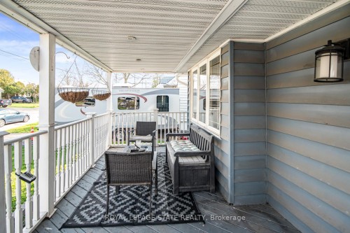 135 Glassco Avenue N, Hamilton, ON - Outdoor With Exterior